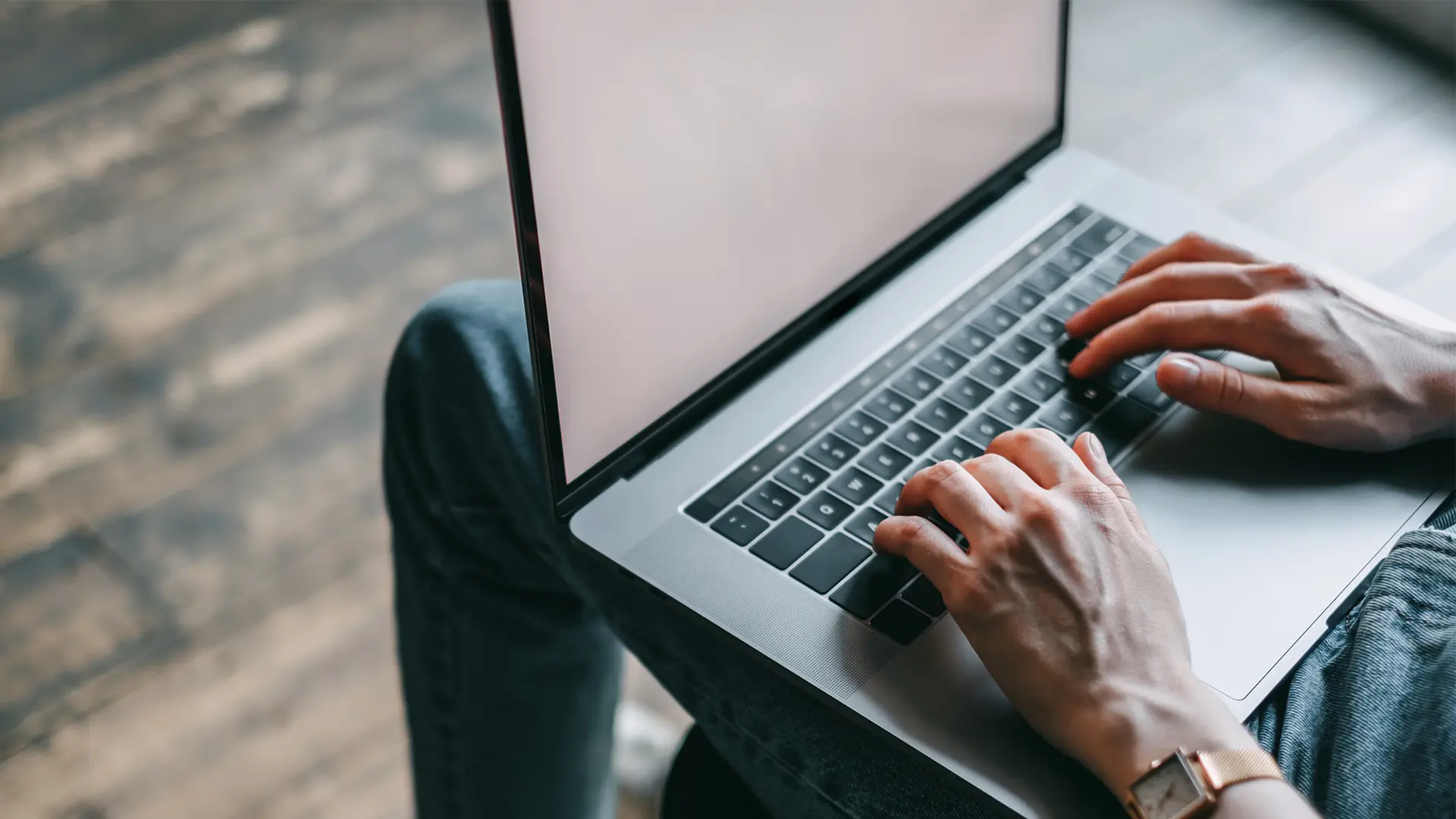 Dlaczego Twój laptop się przegrzewa? Przyczyny i skuteczne metody zapobiegania