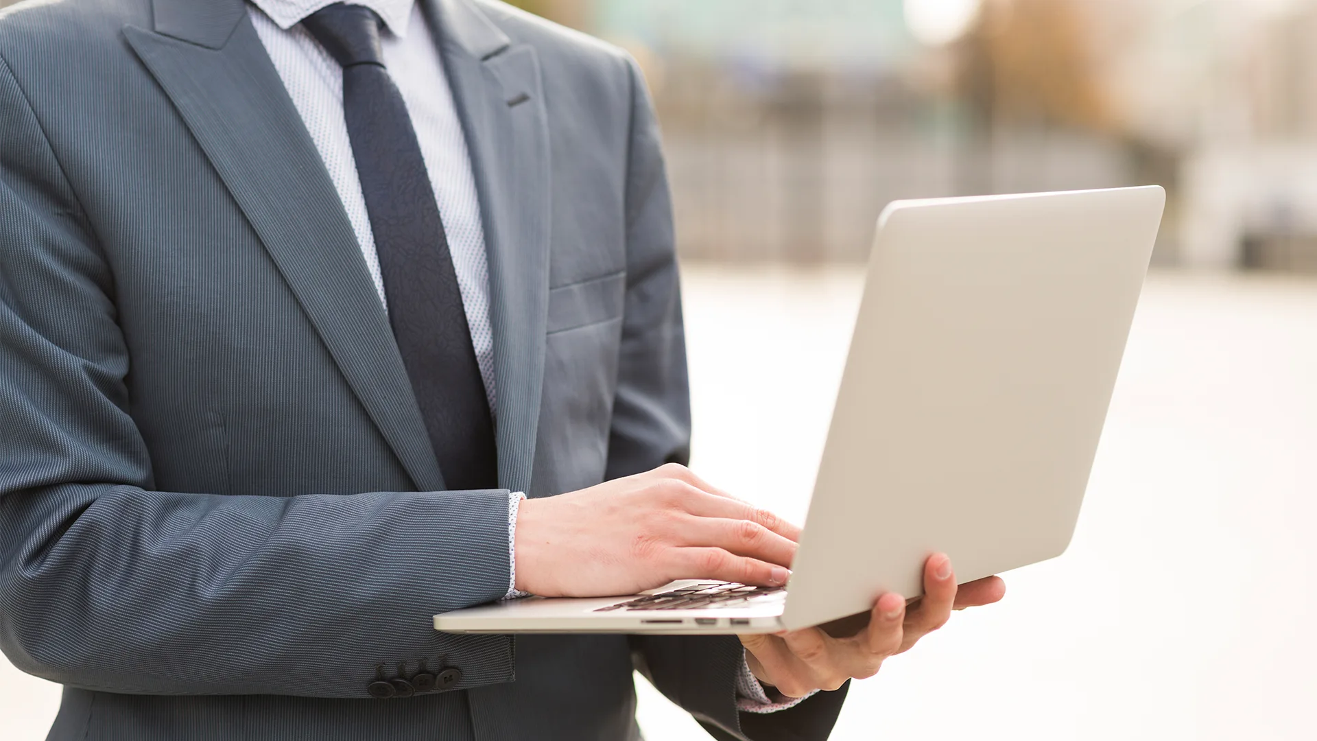 Najlepszy używany laptop biznesowy do 3000 zł – Ranking