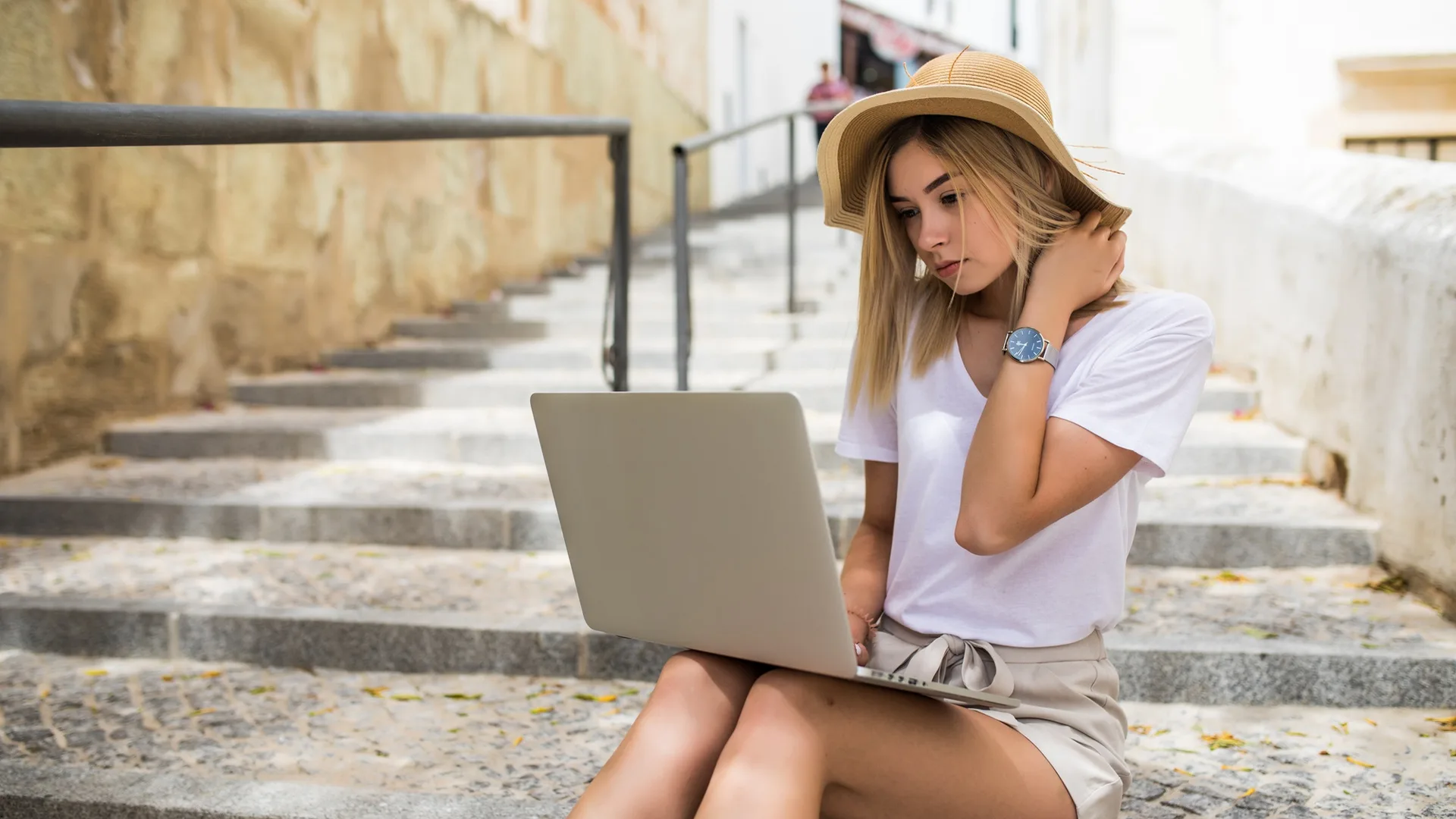 Jak podróżować z laptopem i zadbać o jego bezpieczeństwo?